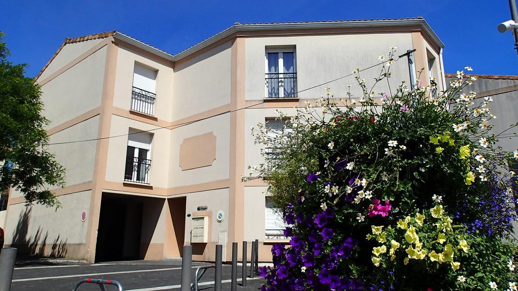 Clos Chantegrive Apartment Saint-Medard-en-Jalles Bagian luar foto